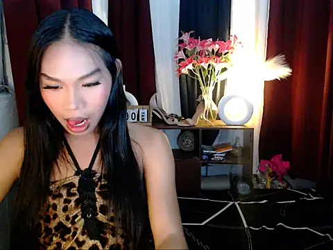 Snapshot of SweetyScarlet chatting on 05.06.26 SweetyScarlet online show from 05.06.26