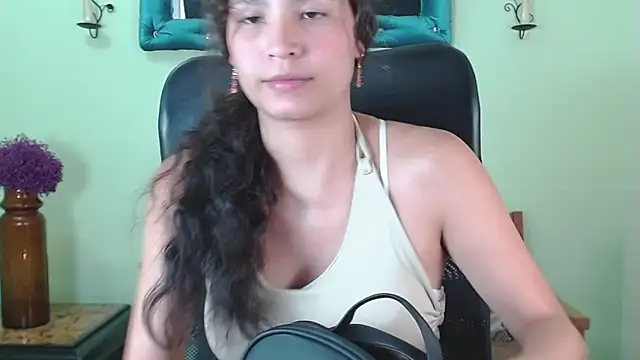 Snapshot of ChalonVera chatting on 05.29.26 ChalonVera online show from 05.29.26