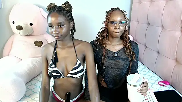 Snapshot of Munju- chatting on 06.15.26 Munju- online show from 06.15.26