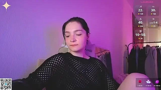 Snapshot of Luna_Moon13 chatting on 04.11.26 Luna Moon13 online show from 04.11.26