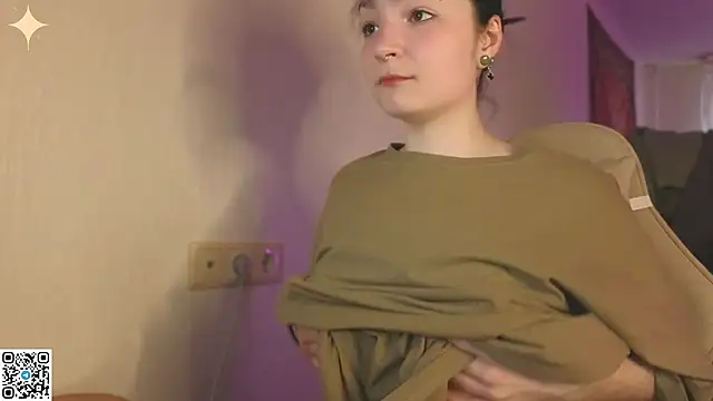 Snapshot of Luna_Moon13 chatting on 04.16.26 Luna Moon13 online show from 04.16.26