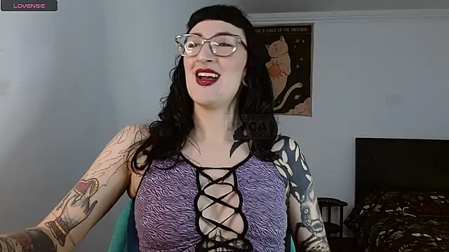 VelvetVal  online show from 05.04.26