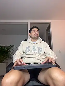 TroyeSavage online show from 04.02.26