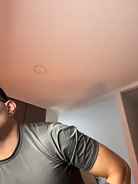 TroyeSavage online show from 05.04.26