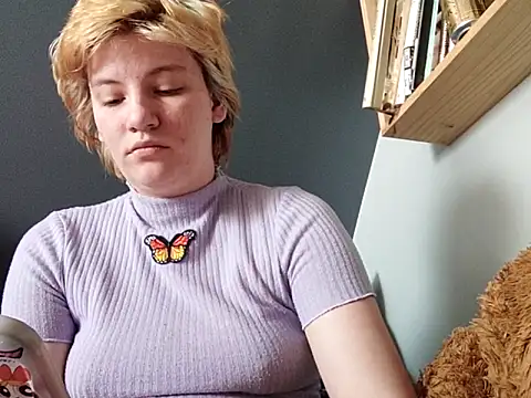 Snapshot of thatcutesubgirlwlw chatting on 04.19.26 thatcutesubgirlwlw online show from 04.19.26