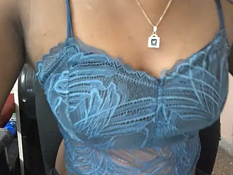 Couplehot00 online show from 04.20.26