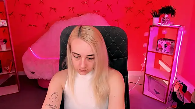 CarolMoor online show from 04.03.26