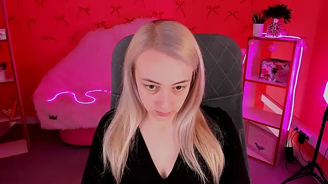 CarolMoor online show from 04.21.26