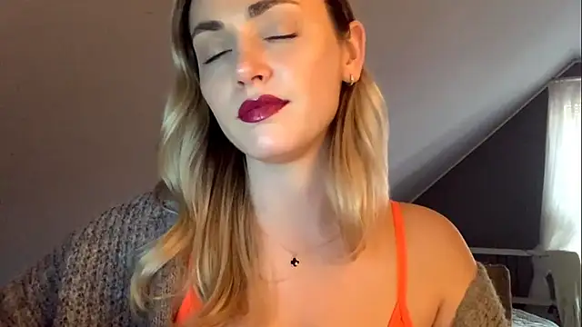 Snapshot of ScarlettSensitive chatting on 03.12.26 ScarlettSensitive online show from 03.12.26