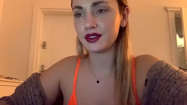 Snapshot of ScarlettSensitive chatting on 03.13.26 ScarlettSensitive online show from 03.13.26