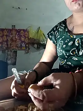 Snapshot of Delhi_Patola chatting on 06.27.26 Delhi Patola online show from 06.27.26