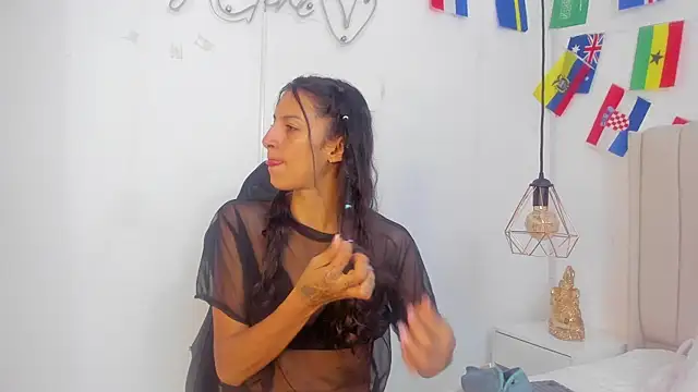 Snapshot of Abril_Castroo chatting on 07.17.26 Abril Castroo online show from 07.17.26