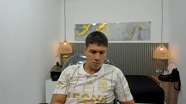 Snapshot of AlessandroFranco chatting on 05.16.26 AlessandroFranco online show from 05.16.26