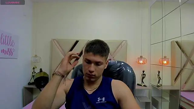 Snapshot of AlessandroFranco chatting on 05.23.26 AlessandroFranco online show from 05.23.26