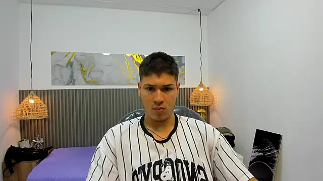 Snapshot of AlessandroFranco chatting on 06.27.26 AlessandroFranco online show from 06.27.26