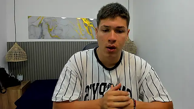 Snapshot of AlessandroFranco chatting on 07.21.26 AlessandroFranco online show from 07.21.26