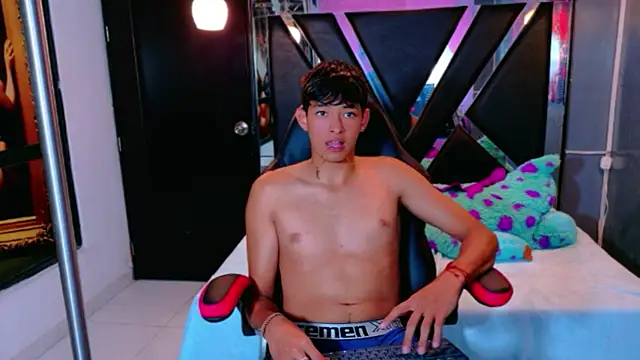 Tigger Collins online show from 03.17.26