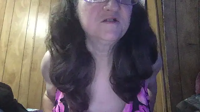 Snapshot of milfmichelle69 chatting on 06.01.26 milfmichelle69 online show from 06.01.26