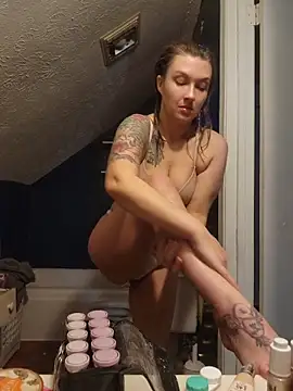 NicolePearl online show from 04.07.26