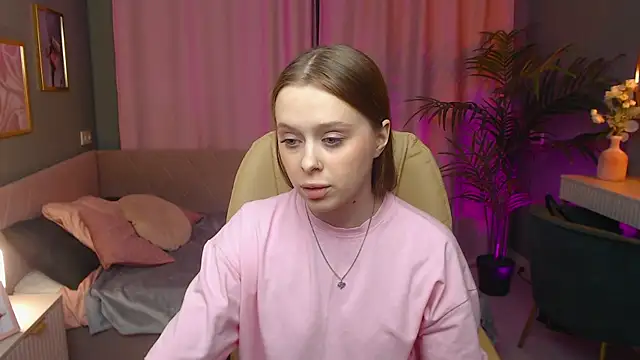 Snapshot of Megg_Ryan chatting on 04.08.26 Megg Ryan online show from 04.08.26