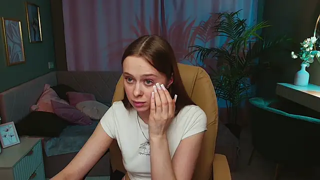 Snapshot of Megg_Ryan chatting on 04.15.26 Megg Ryan online show from 04.15.26