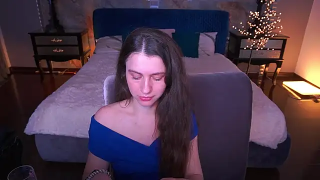 LittleJulii online show from 05.17.26