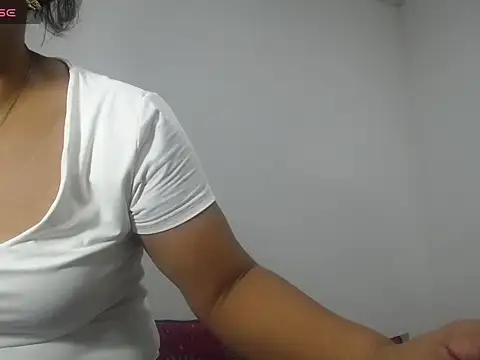 Snapshot of AlessiaFashion chatting on 07.08.26 AlessiaFashion online show from 07.08.26