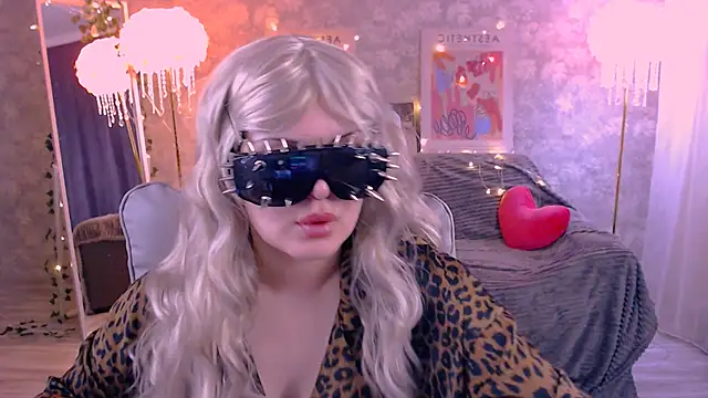 DaisyBloomm online show from 03.10.26