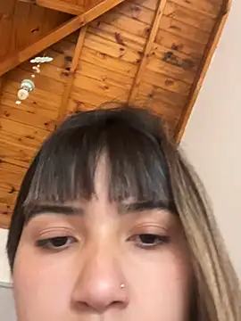 Snapshot of miicbebita chatting on 04.22.26 miicbebita online show from 04.22.26