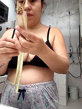 Snapshot of SweetHairy chatting on 03.12.26 SweetHairy online show from 03.12.26