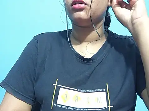 Emma 4433 online show from 04.04.26