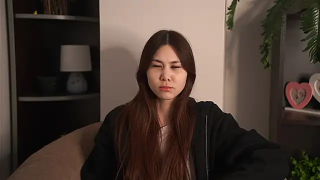 ShareeLavertue online show from 03.11.26