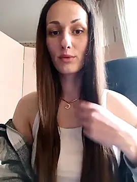 Snapshot of LunaCrystall chatting on 04.23.26 LunaCrystall online show from 04.23.26