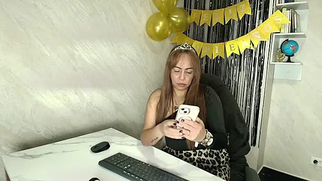 Helenn Moore online show from 04.10.26