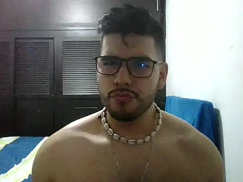 LatinBeardCali online show from 03.22.26