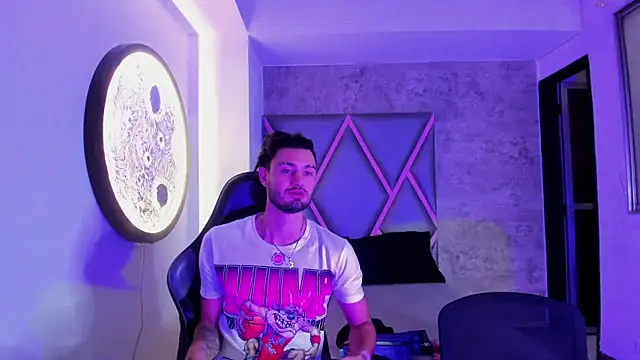 Wolf Kitty online show from 04.01.26