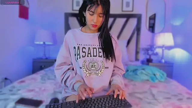 Violettaa Stone online show from 03.21.26