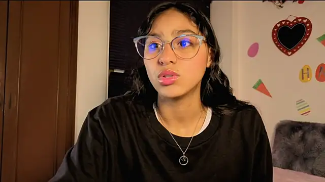 PaulaCutexs online show from 04.10.26