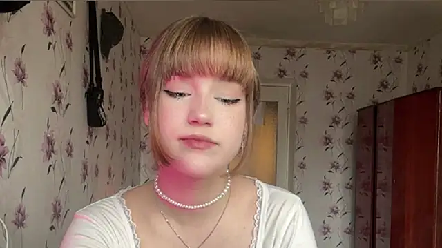 AnnaWasp online show from 04.08.26