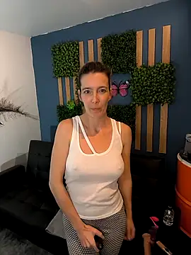 Snapshot of EvaliXiouss chatting on 03.16.26 EvaliXiouss online show from 03.16.26