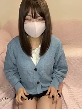 Snapshot of ichigonoiichan chatting on 04.21.26 ichigonoiichan online show from 04.21.26