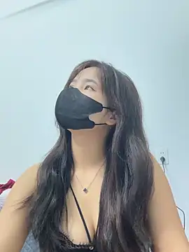 VyVy18 online show from 04.27.26