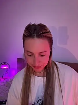 Snapshot of EvaRyen_ chatting on 06.18.26 EvaRyen online show from 06.18.26