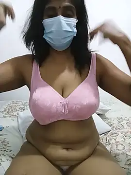 Snapshot of Amisha-35 chatting on 07.18.26 Amisha-35 online show from 07.18.26