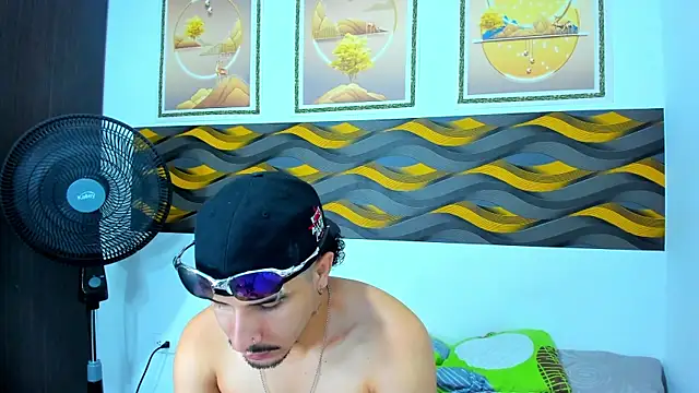 Leon Hotx online show from 04.26.26