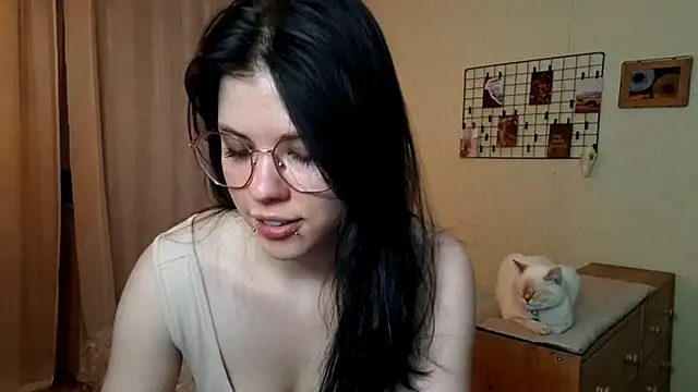 MiaTemptress online show from 04.15.26