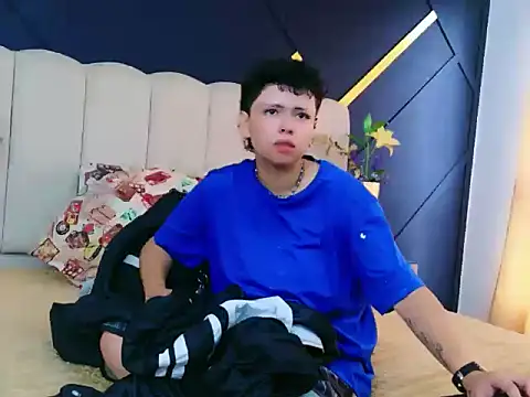 NikiEvanz online show from 04.23.26