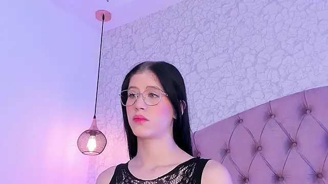 saraa joness  online show from 05.10.26