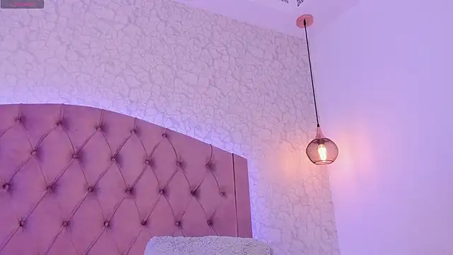 saraa joness  online show from 06.02.26