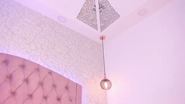 Snapshot of saraa_joness_ chatting on 07.17.26 saraa joness online show from 07.17.26